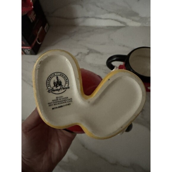 Set of 2 Ceramic Disney Mickey and Minnie Mouse Legs Mugs Coffee Tea - Picture 5 of 5